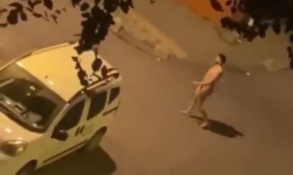 Bir çıplak vatandaş vakası daha!
